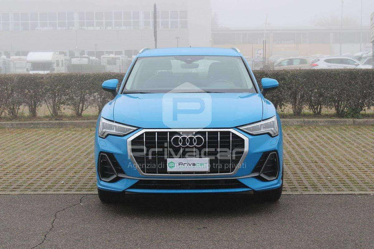 AUDI Q3 35 TDI S tronic Business