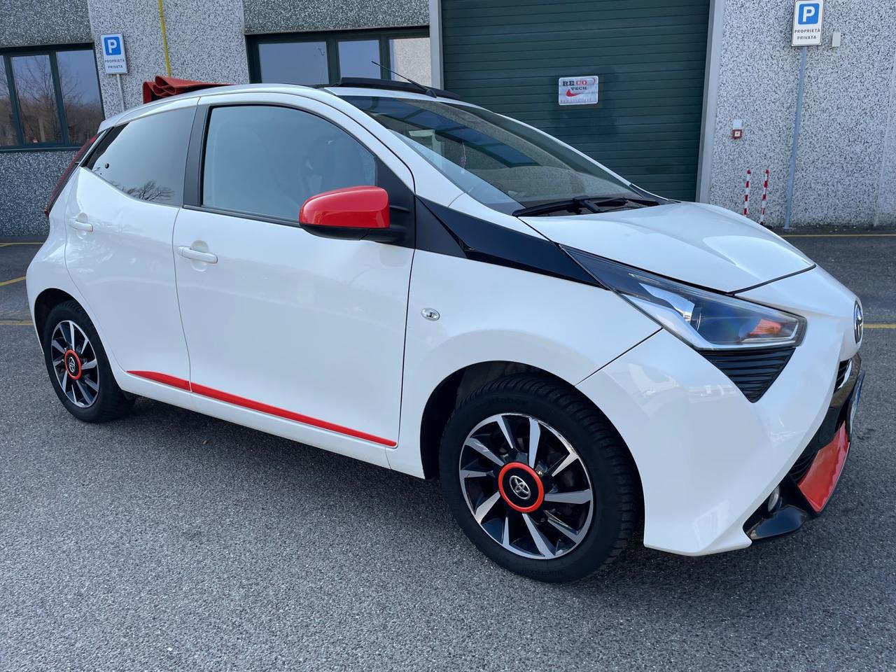 Toyota Aygo Connect 1.0 VVT-i 72 CV 5 porte*Cabrio*Solo 97000km*