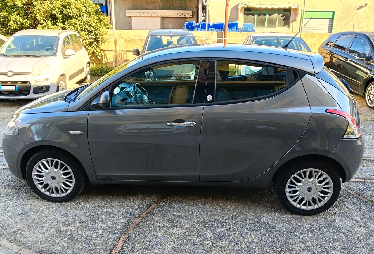 Lancia Ypsilon 1.2 69 CV 5 porte GPL Ecochic garanzia 12 mesi
