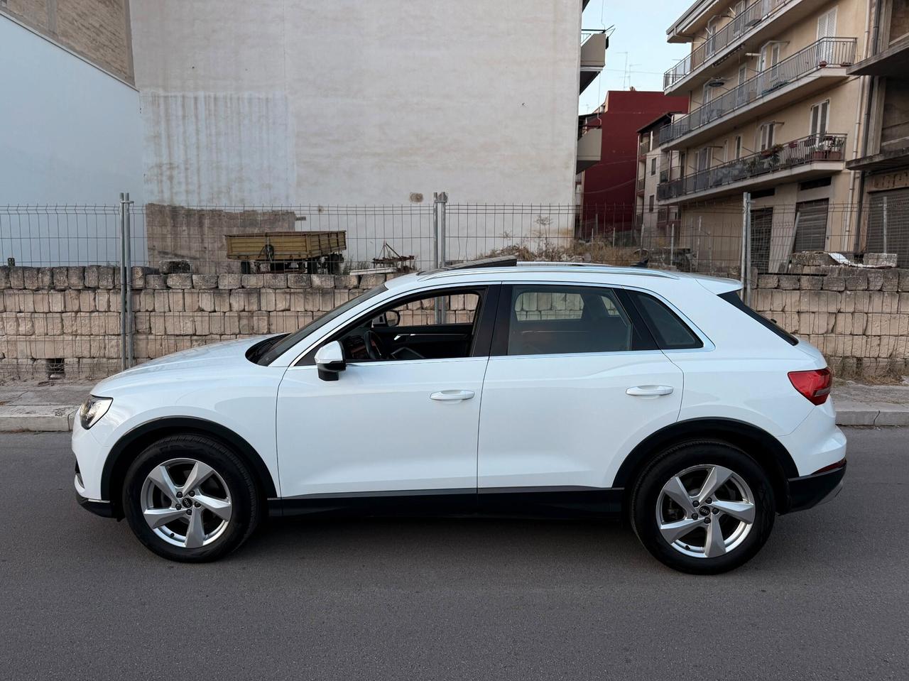 Audi Q3 35 TDI quattro S tronic/TETTO/PELLE/FULL