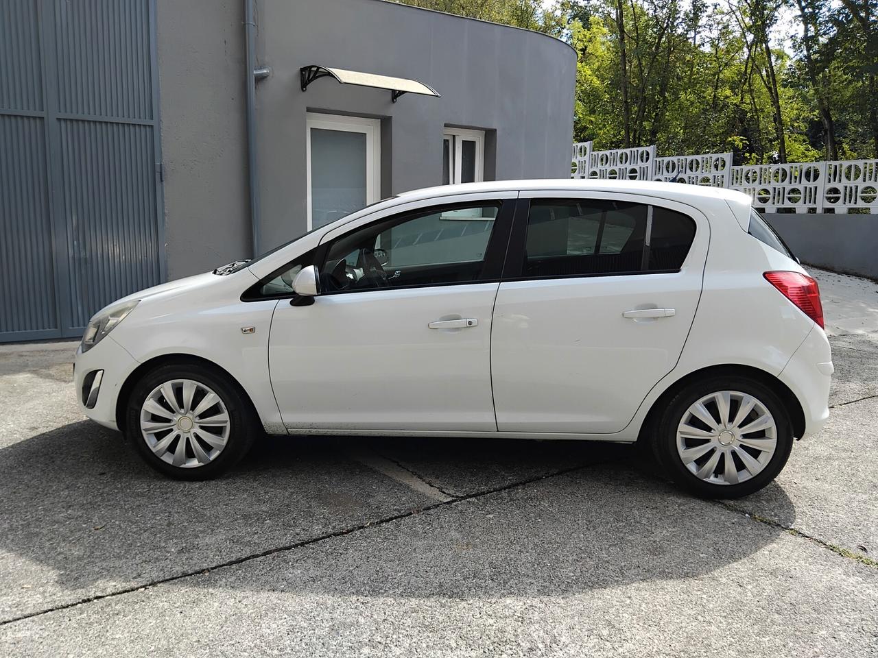 Opel Corsa 1.2 gpl garanzia
