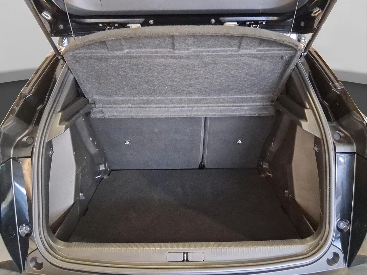 Peugeot 2008 BlueHDi 130 S&S EAT8 Allure Pack