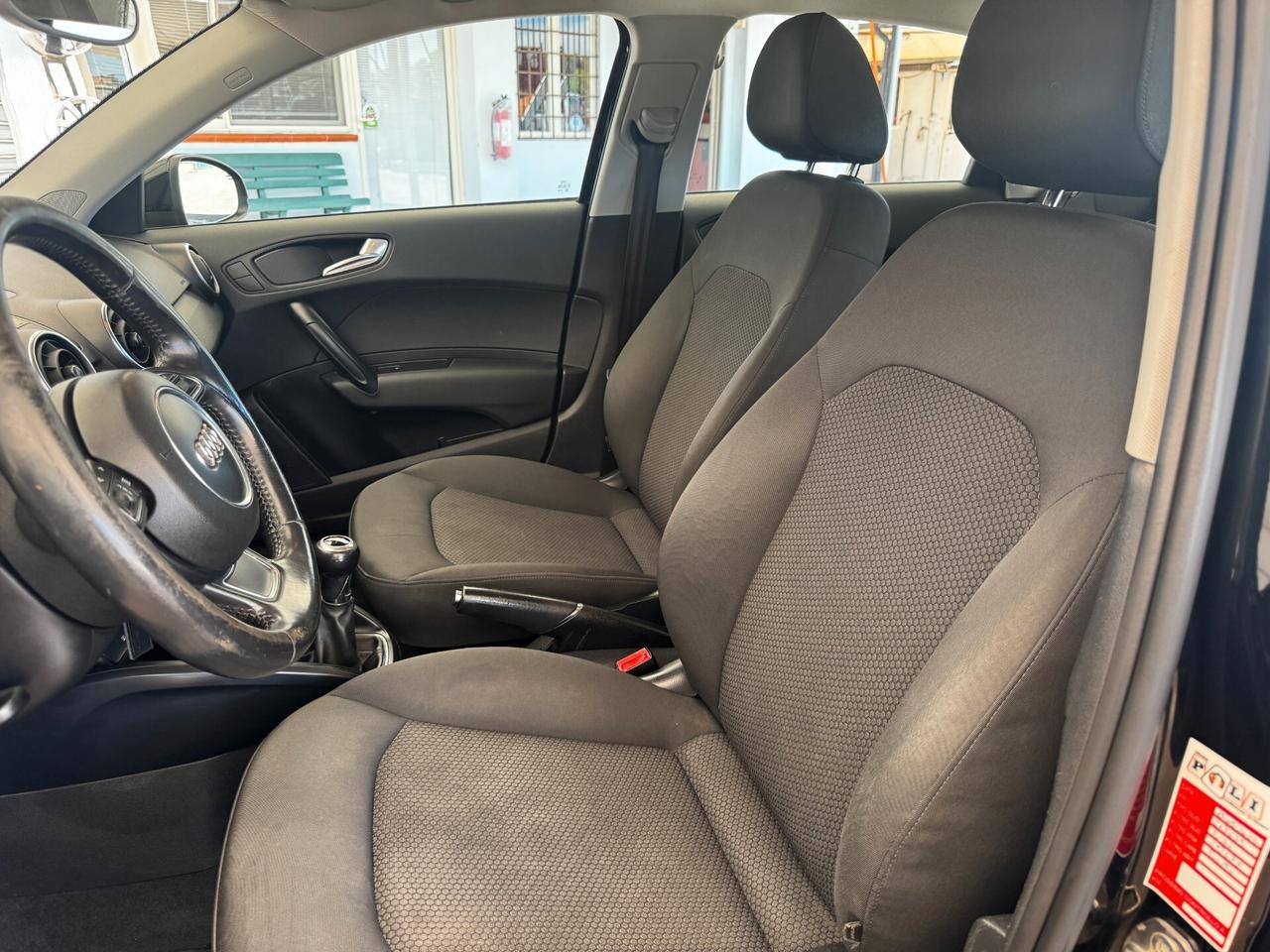 Audi A1 1.6 TDI Attraction 90 cv - 2012