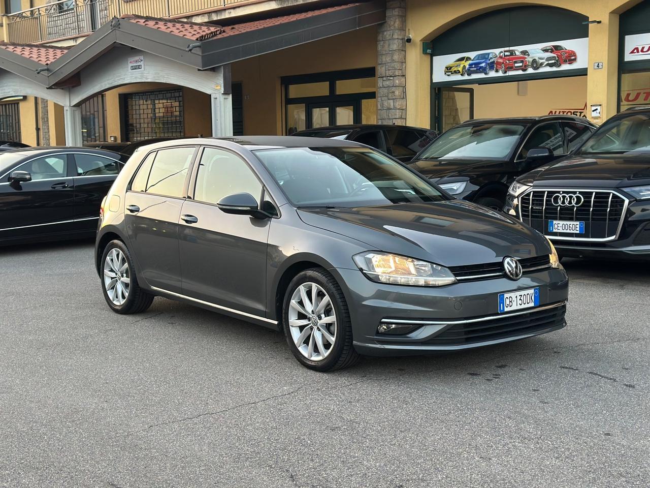 Volkswagen Golf BERLINA