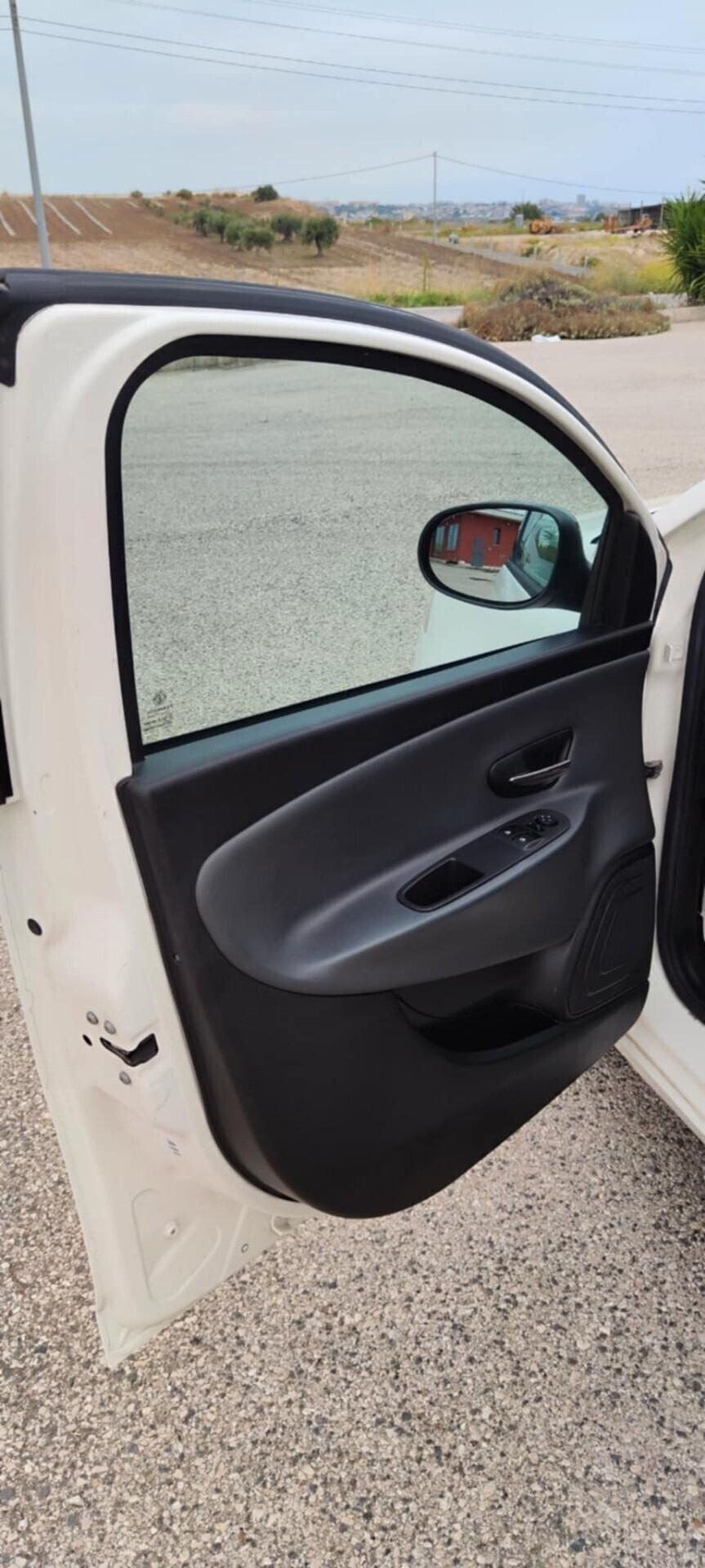 Lancia Ypsilon 1.3 MJT 16V 95 CV 5 porte S&S Platinum