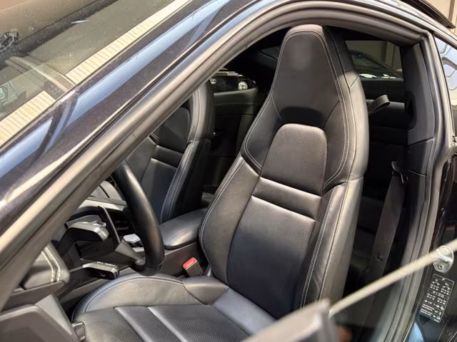 PORSCHE 911 Carrera 4S