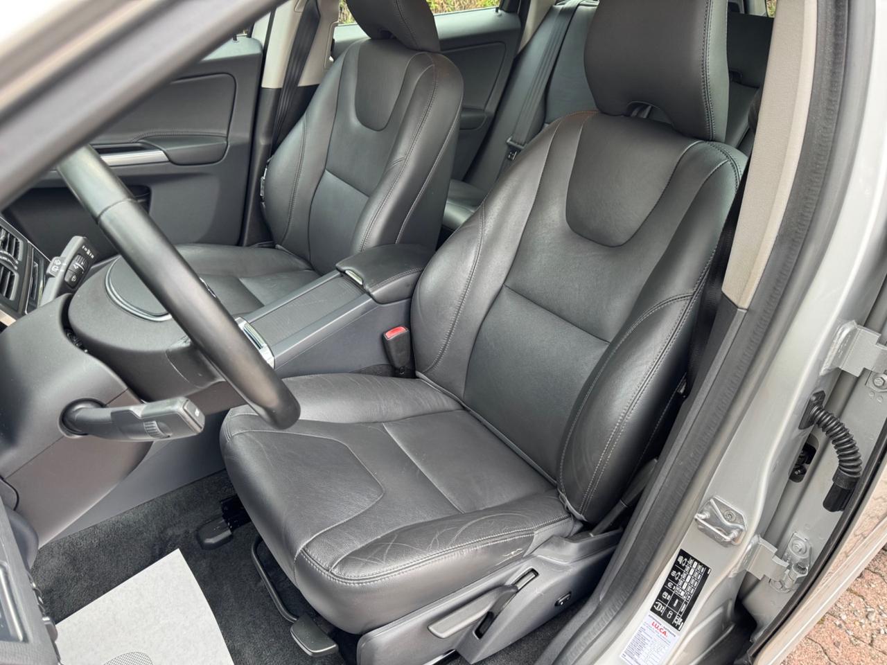 Volvo XC 60 XC60 D4 AWD Momentum