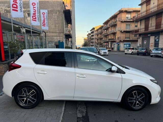 Toyota Auris 1.4 D-4D Lounge