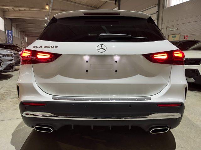 MERCEDES-BENZ GLA 200 d Autom. AMG Premium Plus LED MULTICOL/TELEC PARK