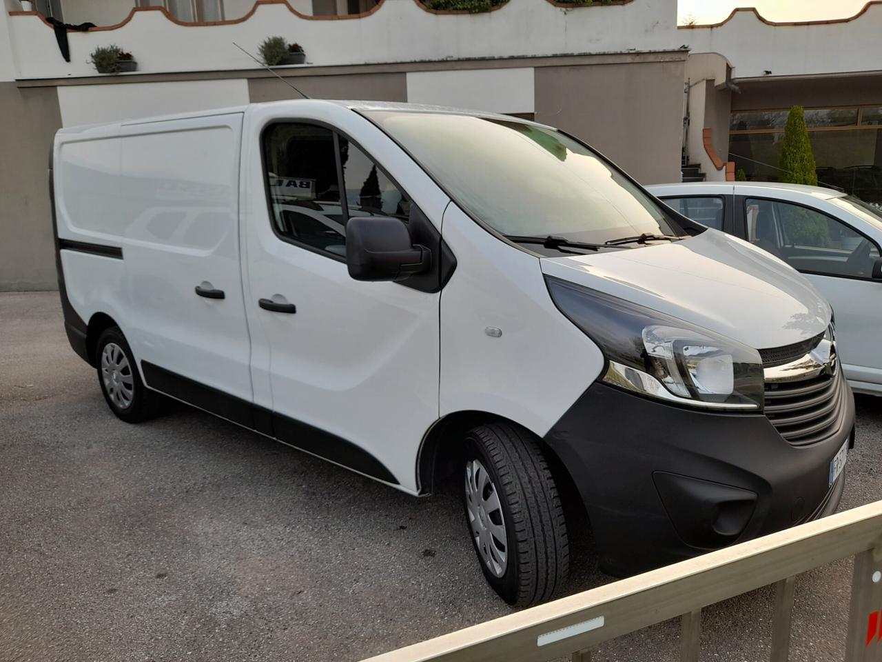 Opel Vivaro autocarro