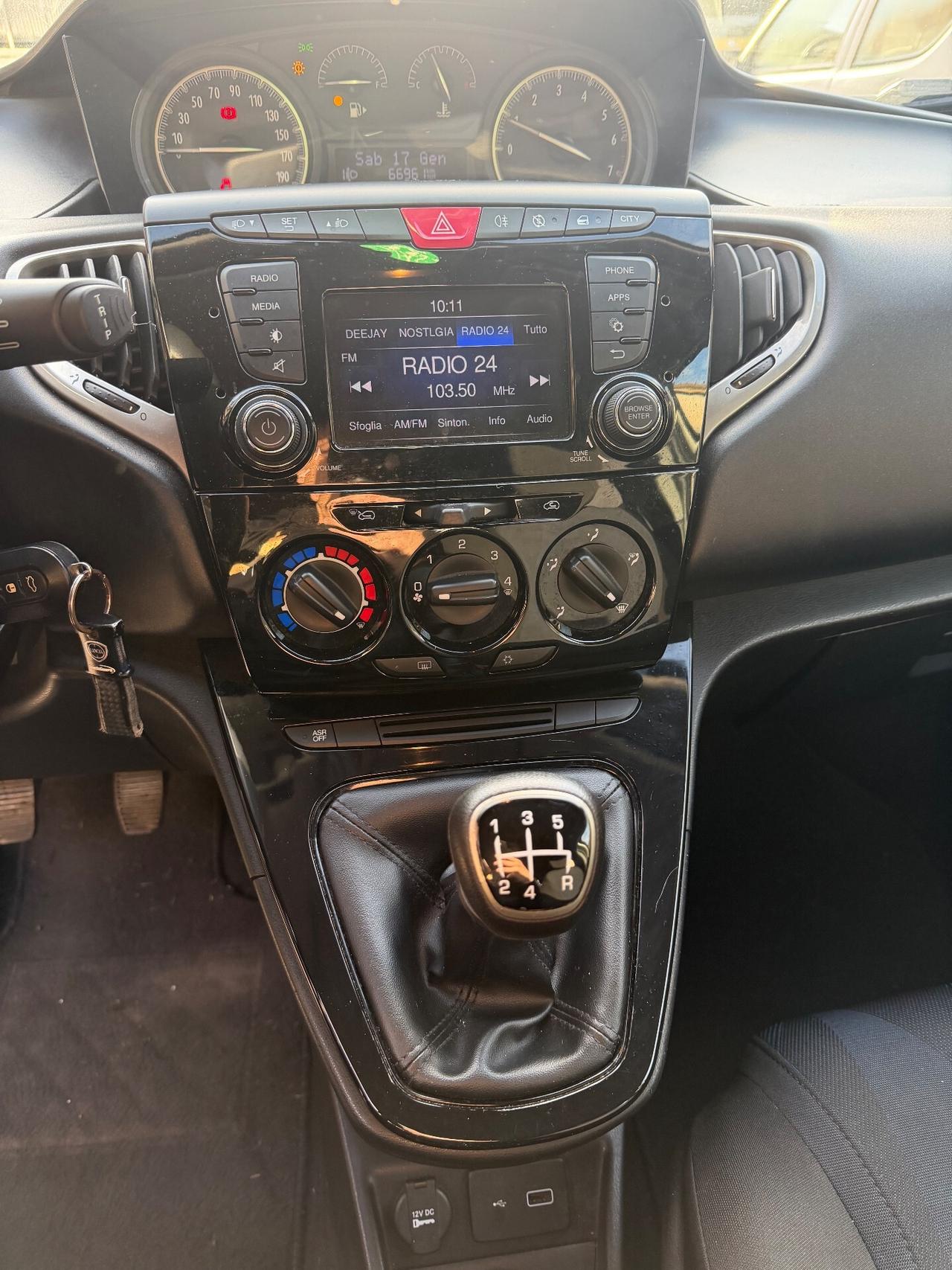 Lancia Ypsilon 1.2 69 CV 5 porte S&S Platinum