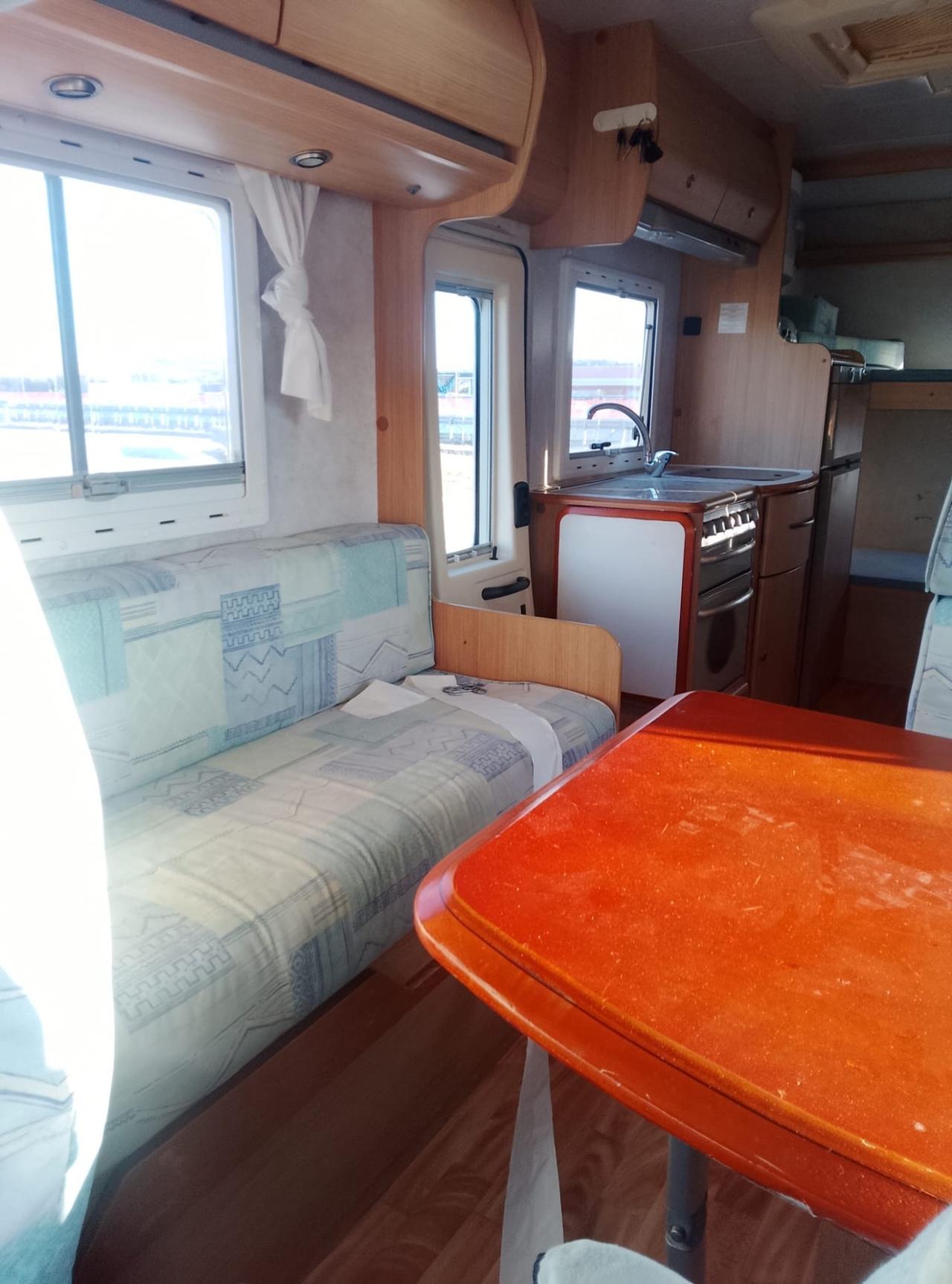 Kentucky MANSARDATO del 2005 in saldo 630