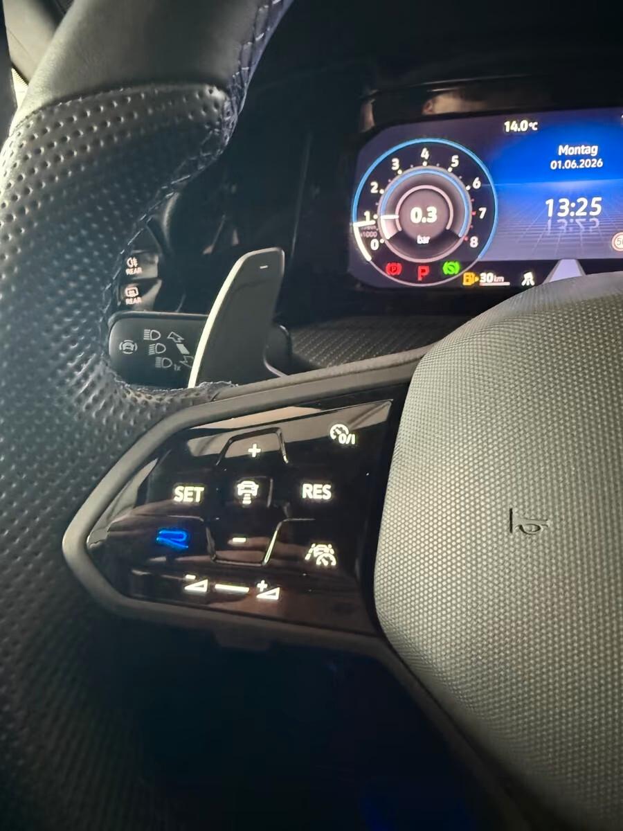 Volkswagen Golf VIII 8 R 4Motion Matrix
