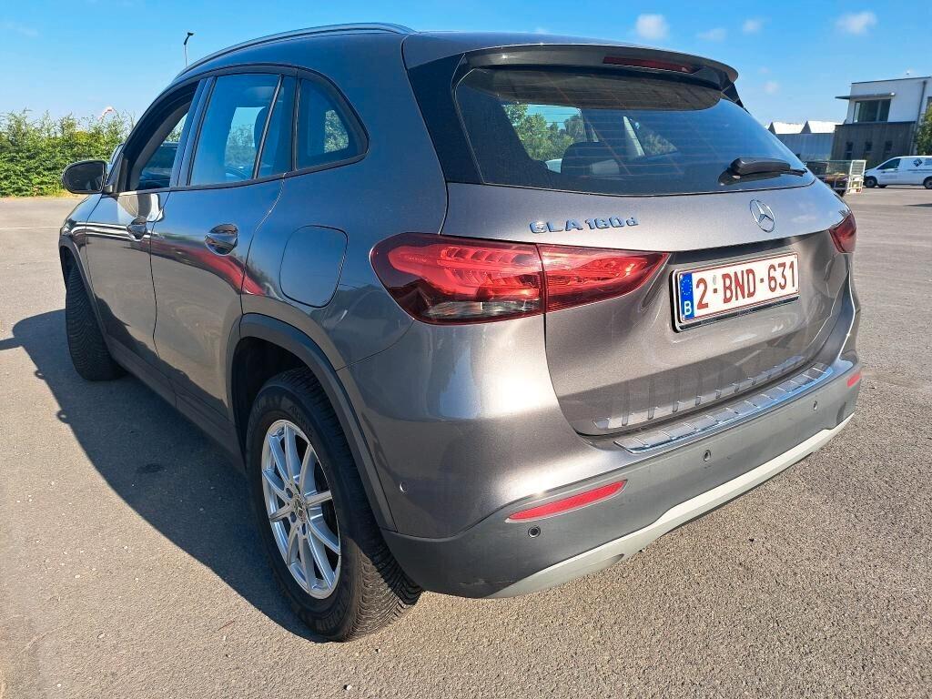 MERCEDES-BENZ GLA 180D 115CV AUTOMATIC BUSINESS SOLUTION ( CRUISE - PELLE - TETTO PANORAMICO APR. - NAVI PREMIUM - PARK ASSIST )
