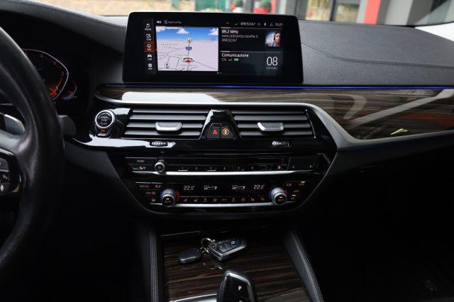 BMW 530 d xDrive 249CV Berlina Live Cockpit HeadUp Tetto