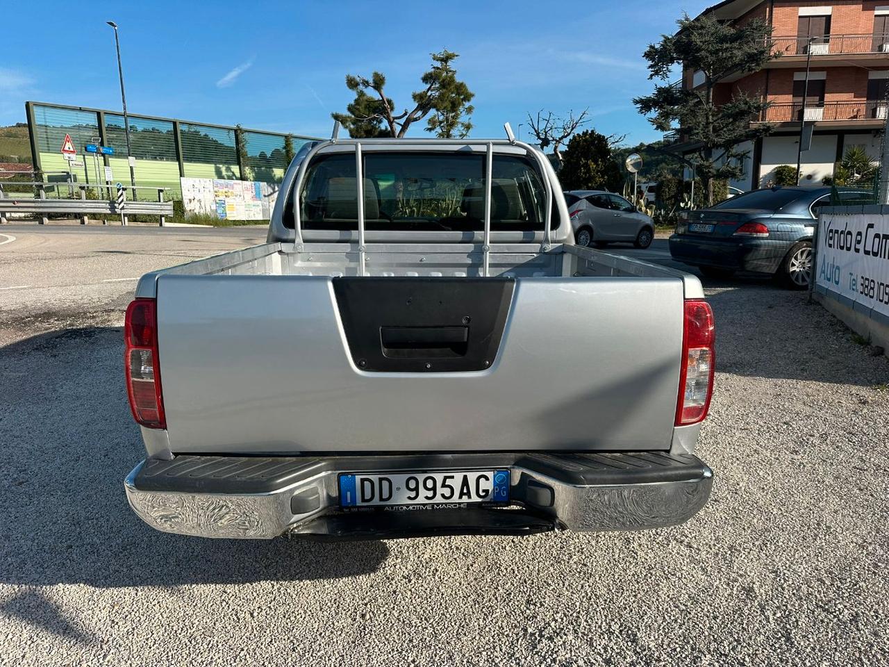 Nissan Navara Double Cab Navara d.cab 2.5 dci XE 174cv