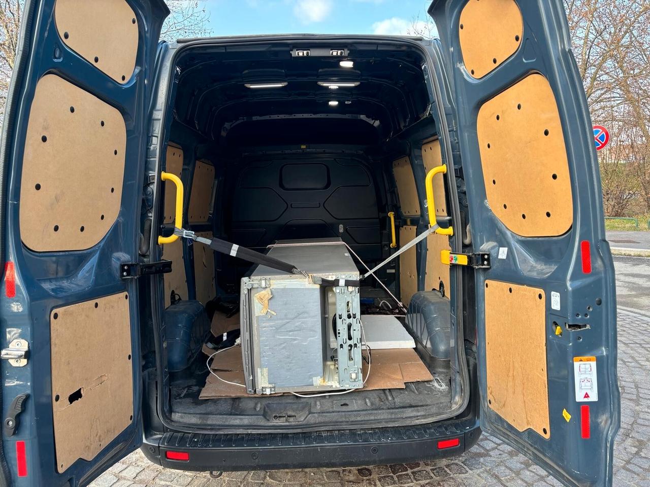 Ford Tourneo Custom IVA ESPOSTA