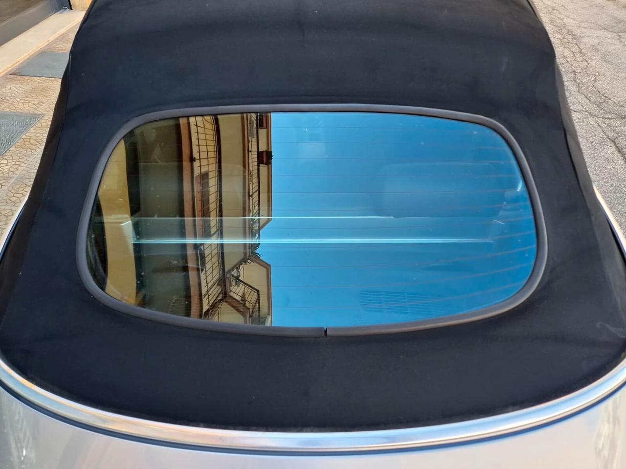 Volkswagen New Beetle 1.4 16V Cabrio