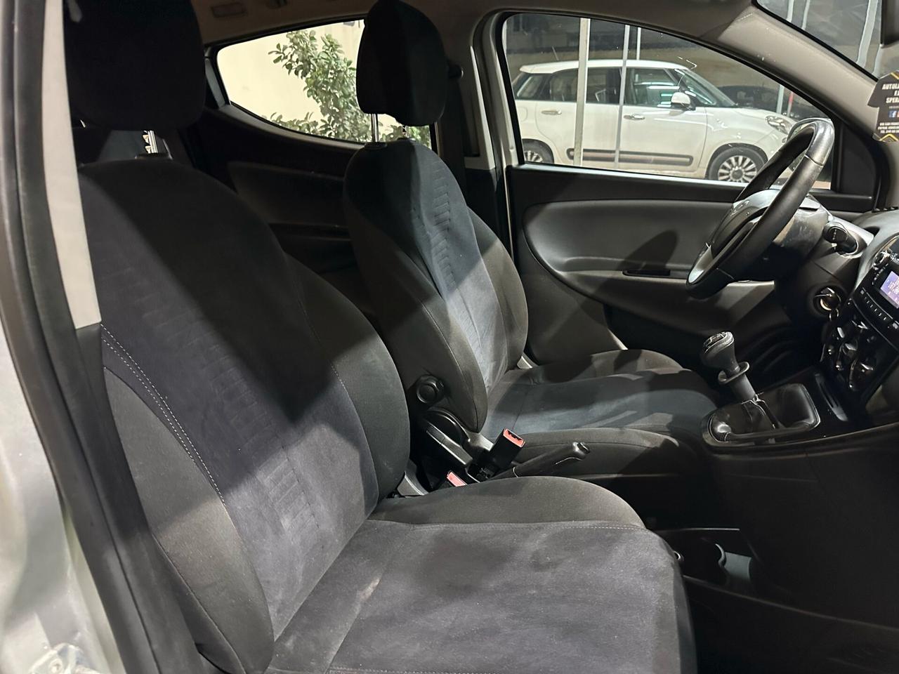 Lancia Ypsilon 1.2 69 CV 5 porte GPL Ecochic Silver