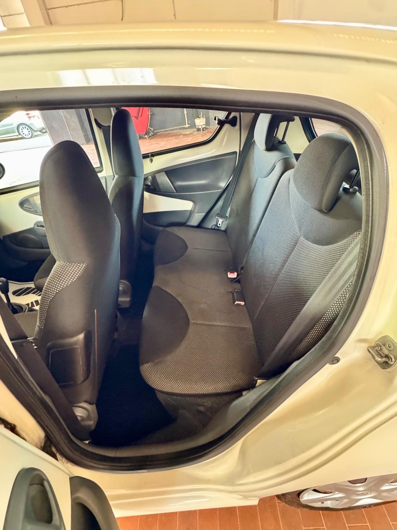 Toyota Aygo 1.0 12V VVT-i 5 porte Lounge Connect