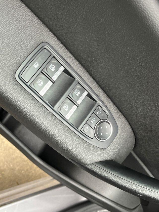 RENAULT Captur Blue dCi 115 CV EDC Initiale Paris