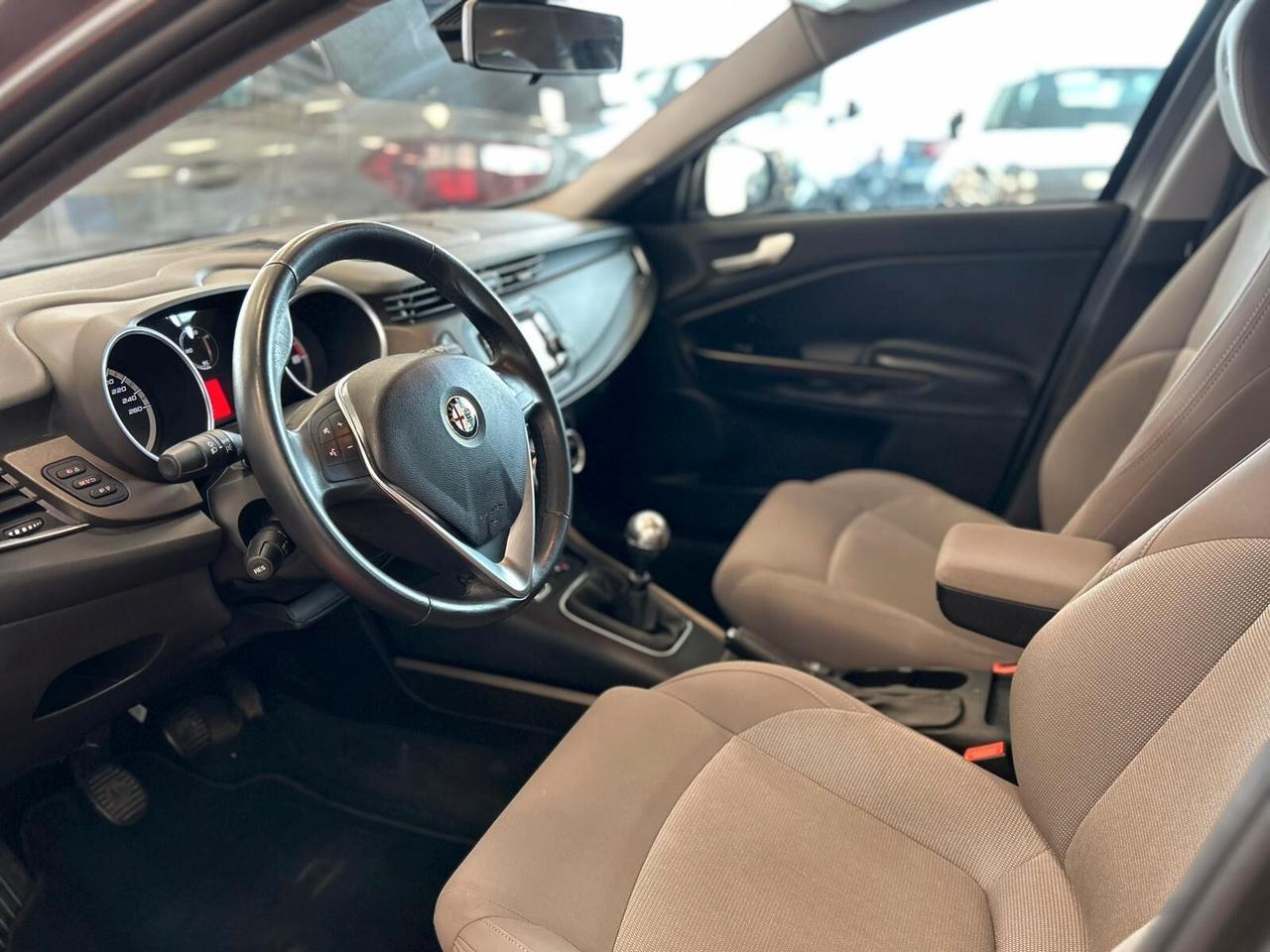 Alfa Romeo Giulietta 1.6 JTDm-2 105 CV Distinctive