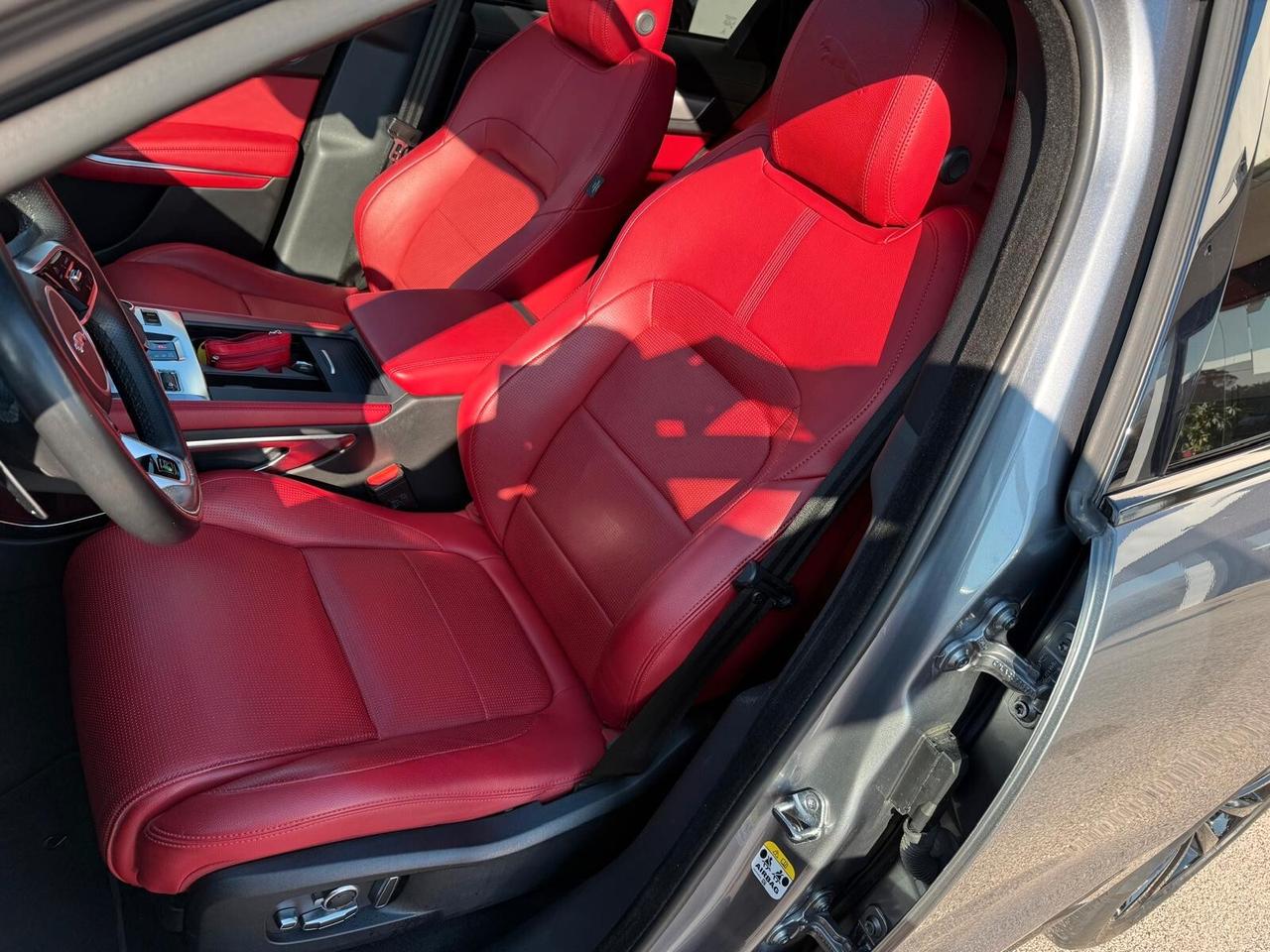 Jaguar F-Pace MILD HYBRID "SUPER ACCESSORIATA" ESCLUSIVA IMPECCABILE