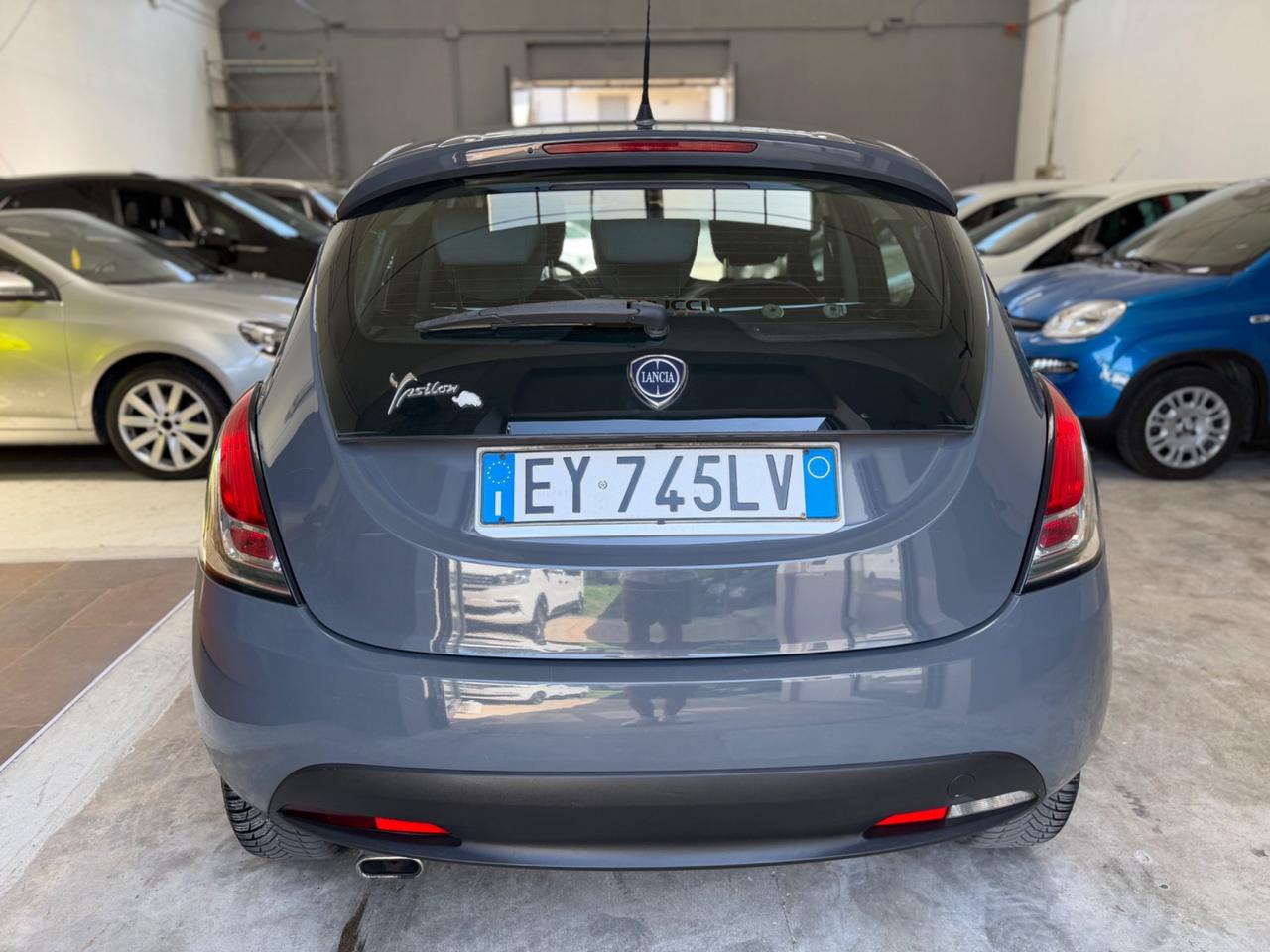Lancia Ypsilon 1.2 69 CV 5 porte Gold