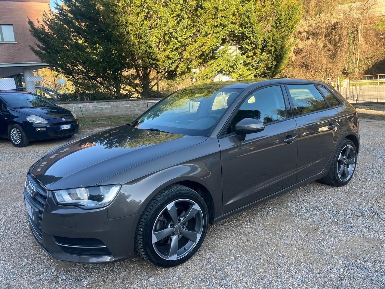 Audi A3 1.6 Diesel - Neopatentati - Automatico