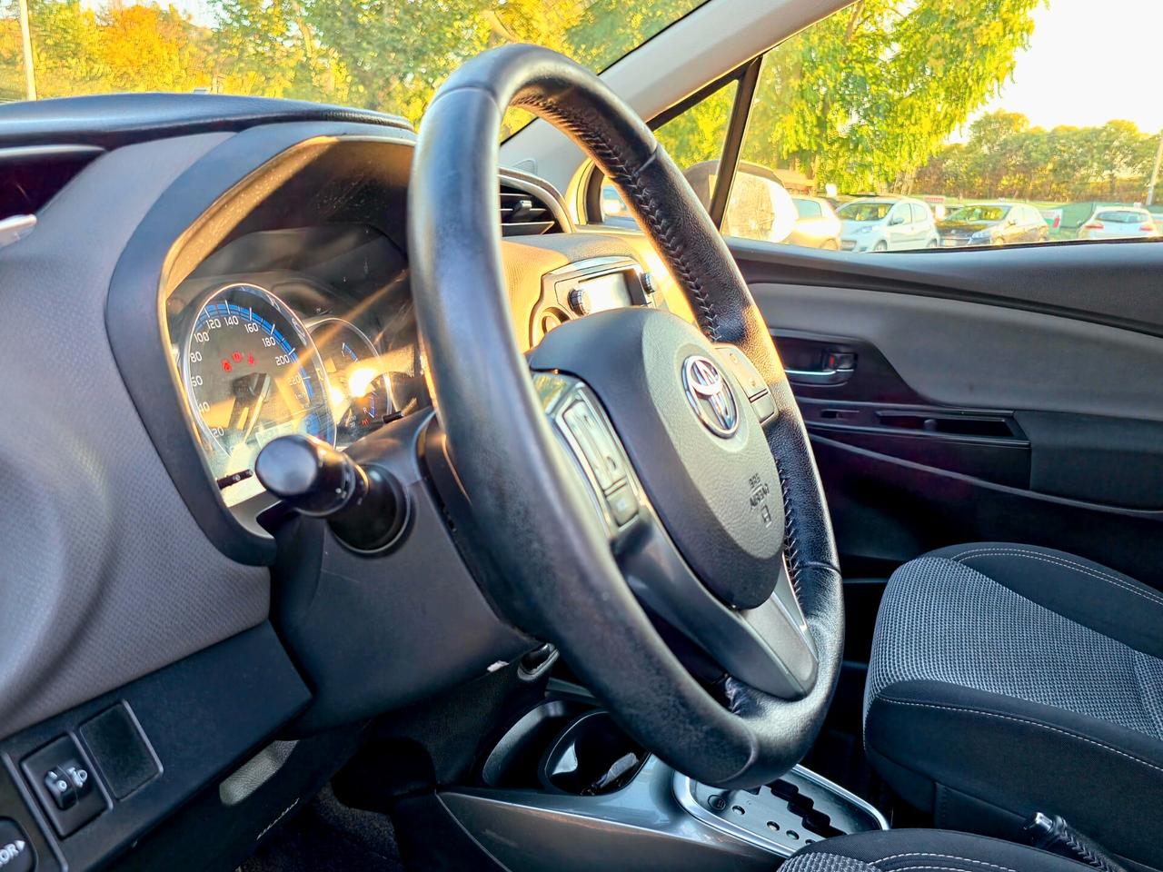 Toyota Yaris 1.5 Hybrid 5 porte Active 2016-E6B Automatico NEO