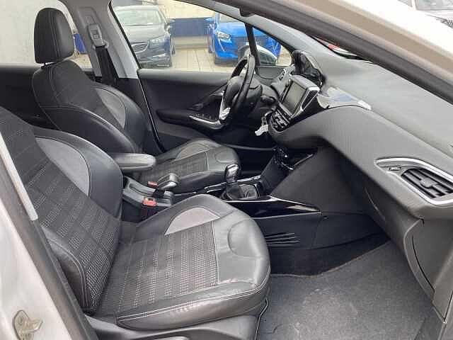 Peugeot 2008 BlueHDi 100 S&S Allure