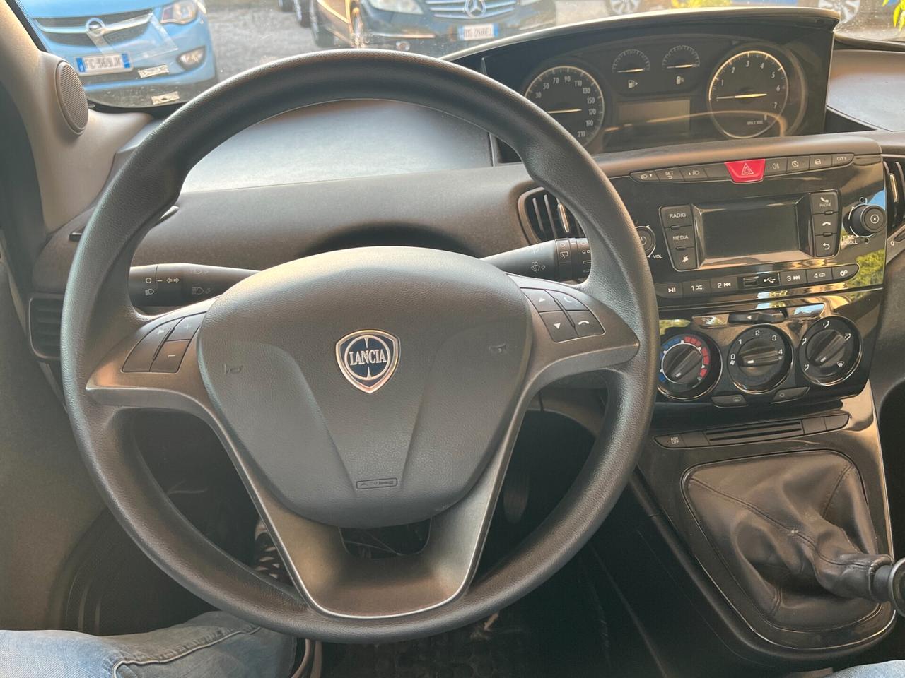 Lancia Ypsilon 1.0 IBRIDA/BENZINA 12348 KM CERTIFICATI UNICO POROPRIETARIO