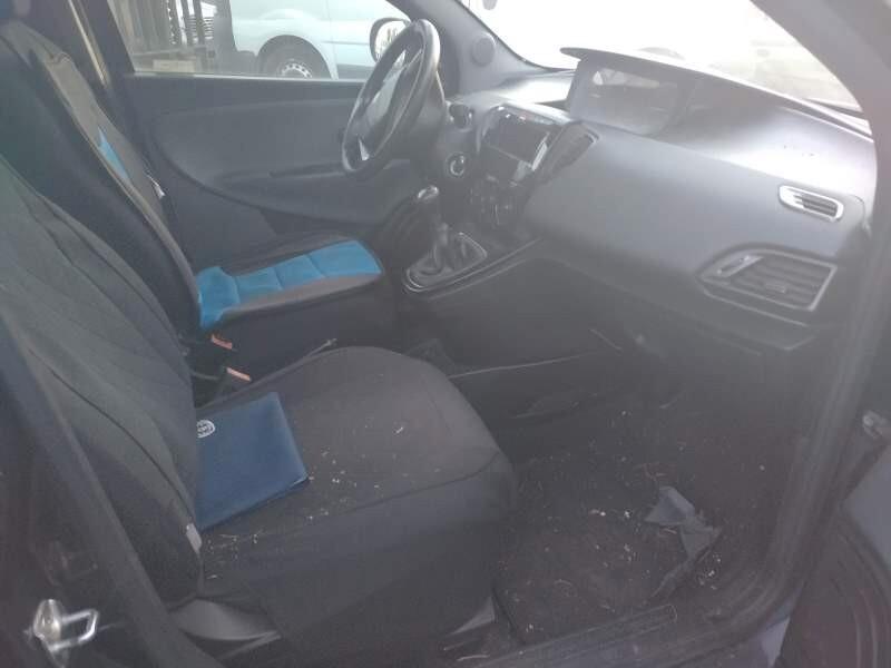 Lancia Ypsilon 1.3 MJT 16V 95 CV 5 porte S&S Silver