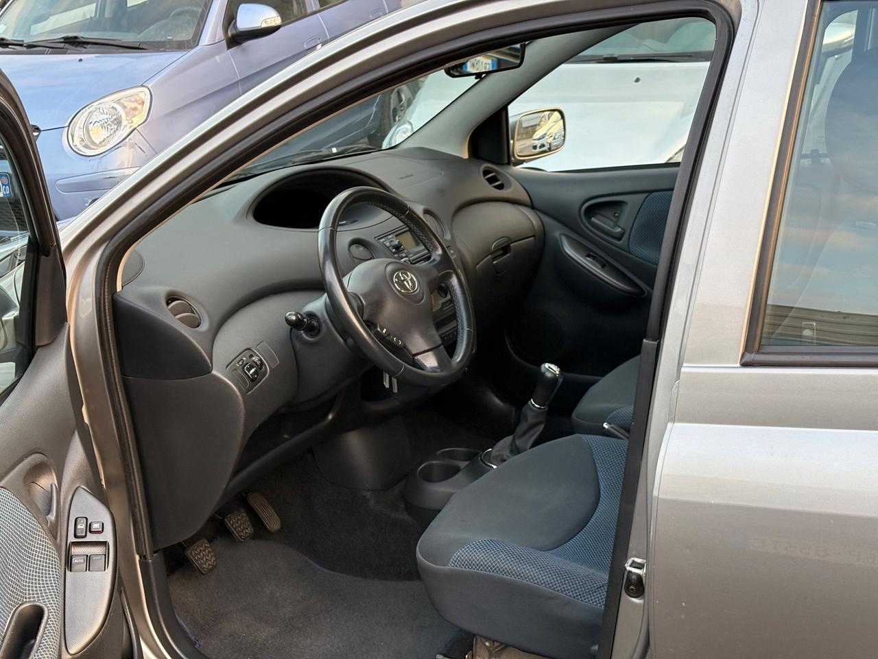 Toyota Yaris 1.0i 16V cat 5 porte Sol UNICO PROPRIETARIO