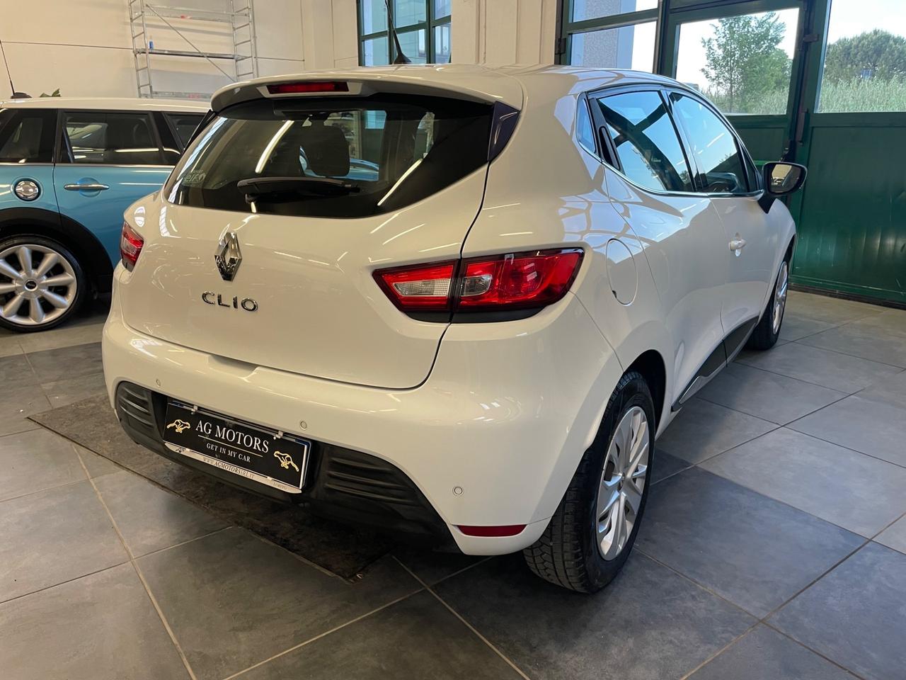 Renault Clio 1.2 75CV 5 porte Zen