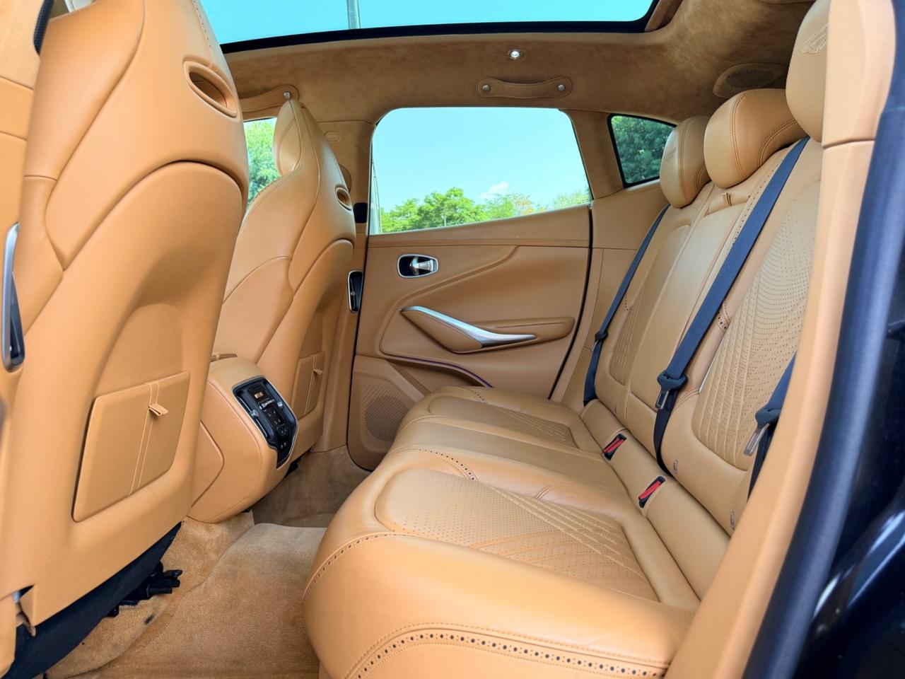 Aston Martin DBX in garanzia