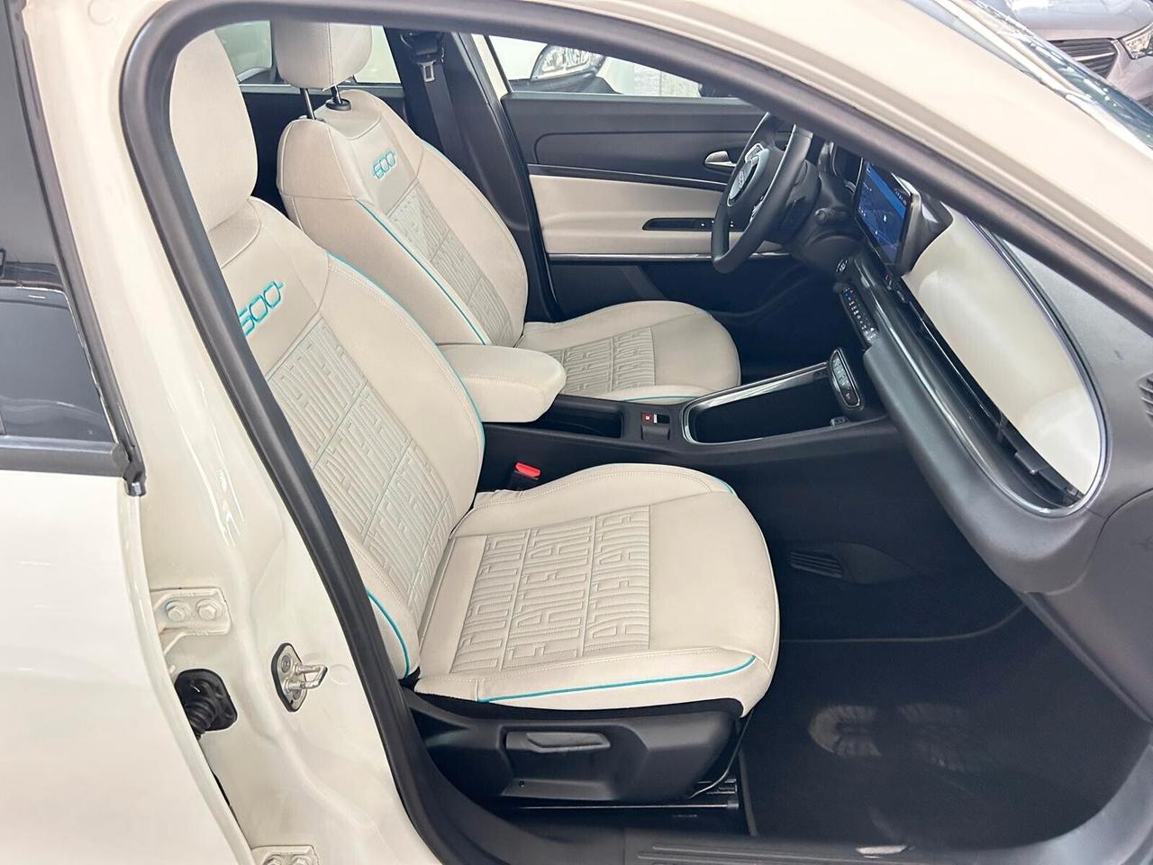 Fiat 600 Hybrid 100 CV DCT MHEV La Prima