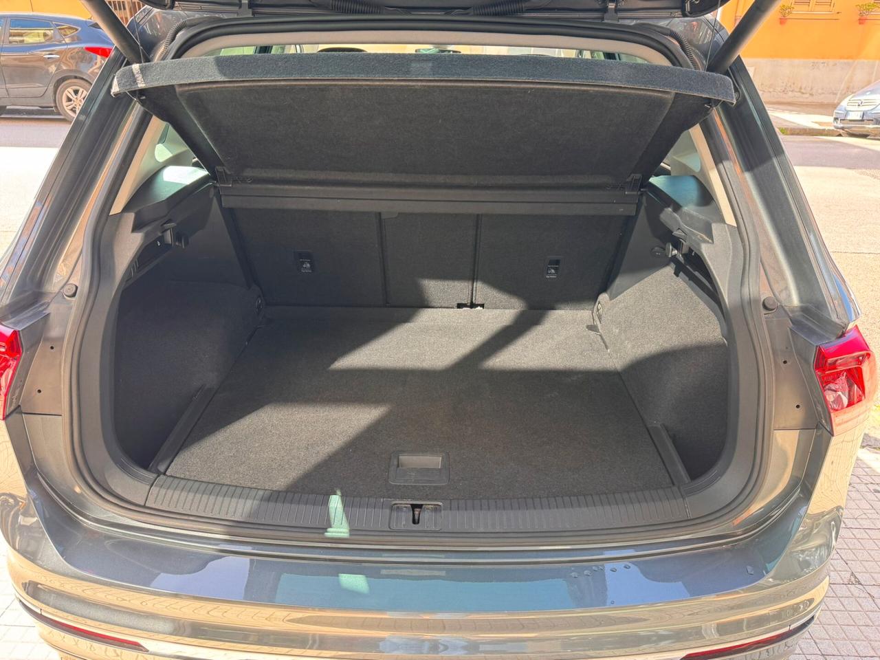 Volkswagen Tiguan 2.0 TDI SCR DSG 4MOTION R-Line TUA DA 305€