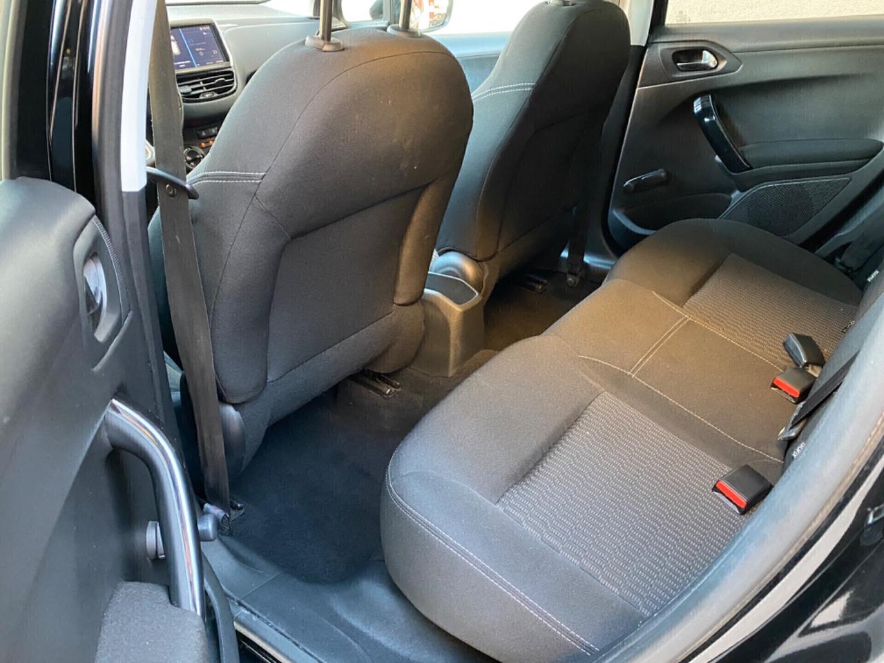 Peugeot 208 Allure 1.2 Benzina