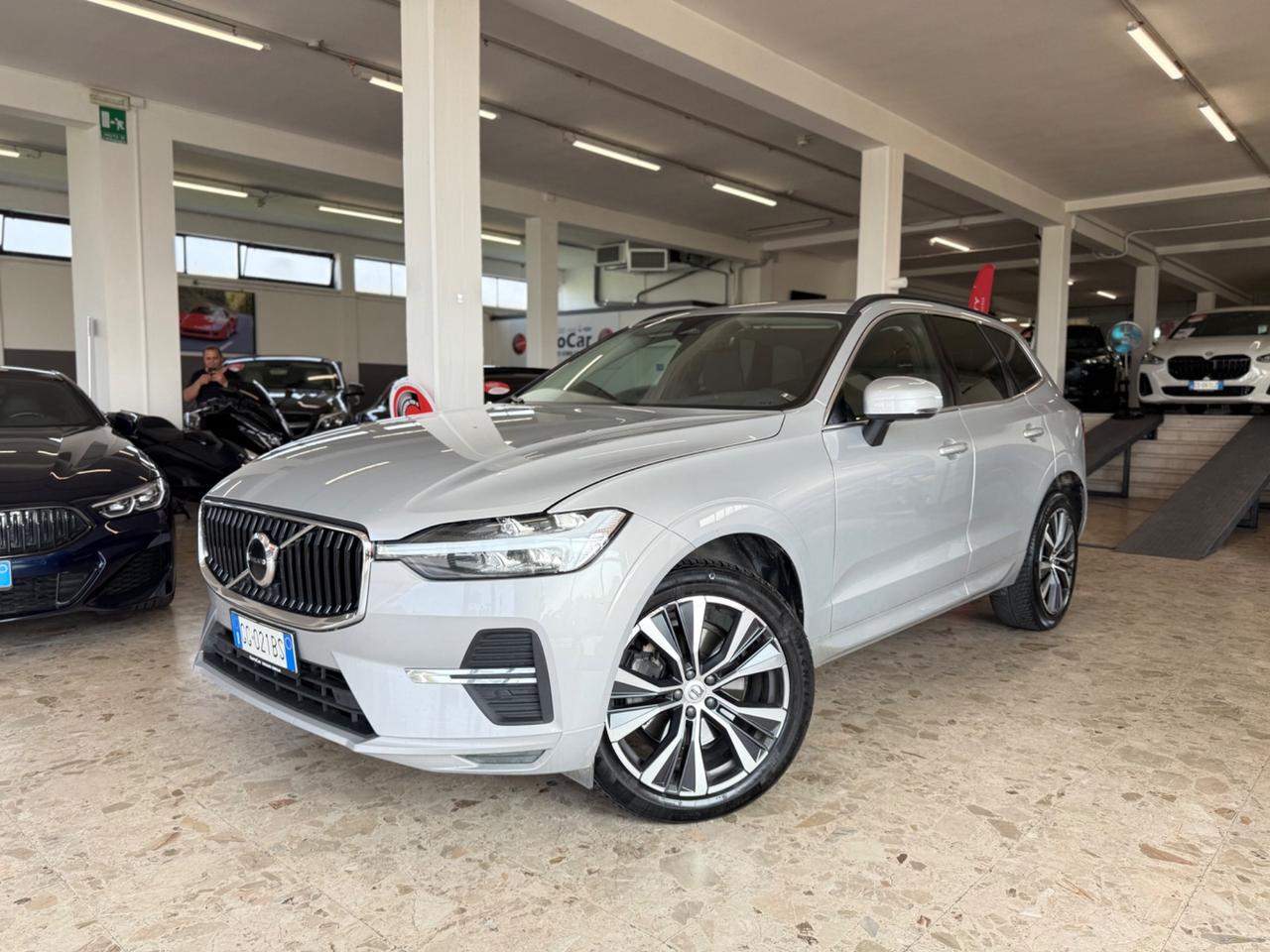 Volvo XC60 2.0 B4 197CV Geartronic Momentum Pro 10/2021 EURO 6D