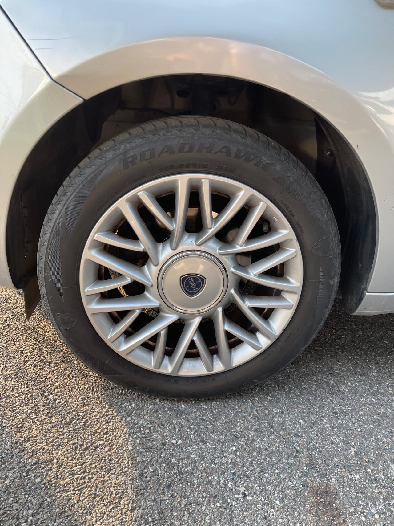 Lancia Ypsilon 1.2 69 CV 5 porte S&S Silver