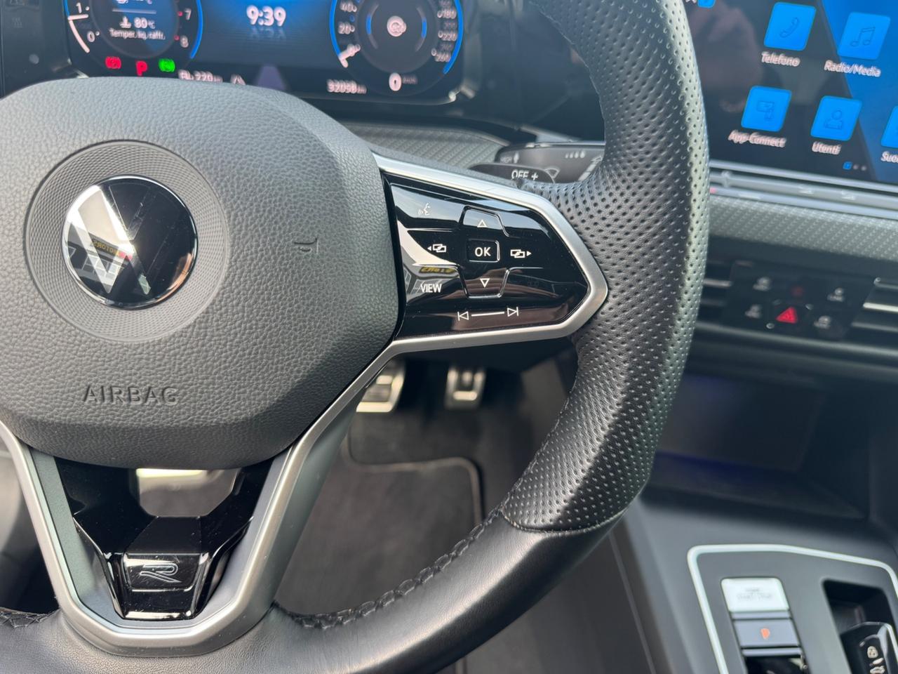 VOLKSWAGEN GOLF 8 R-LINE DSG 1.5 eTSI 150 CV EVO ACT