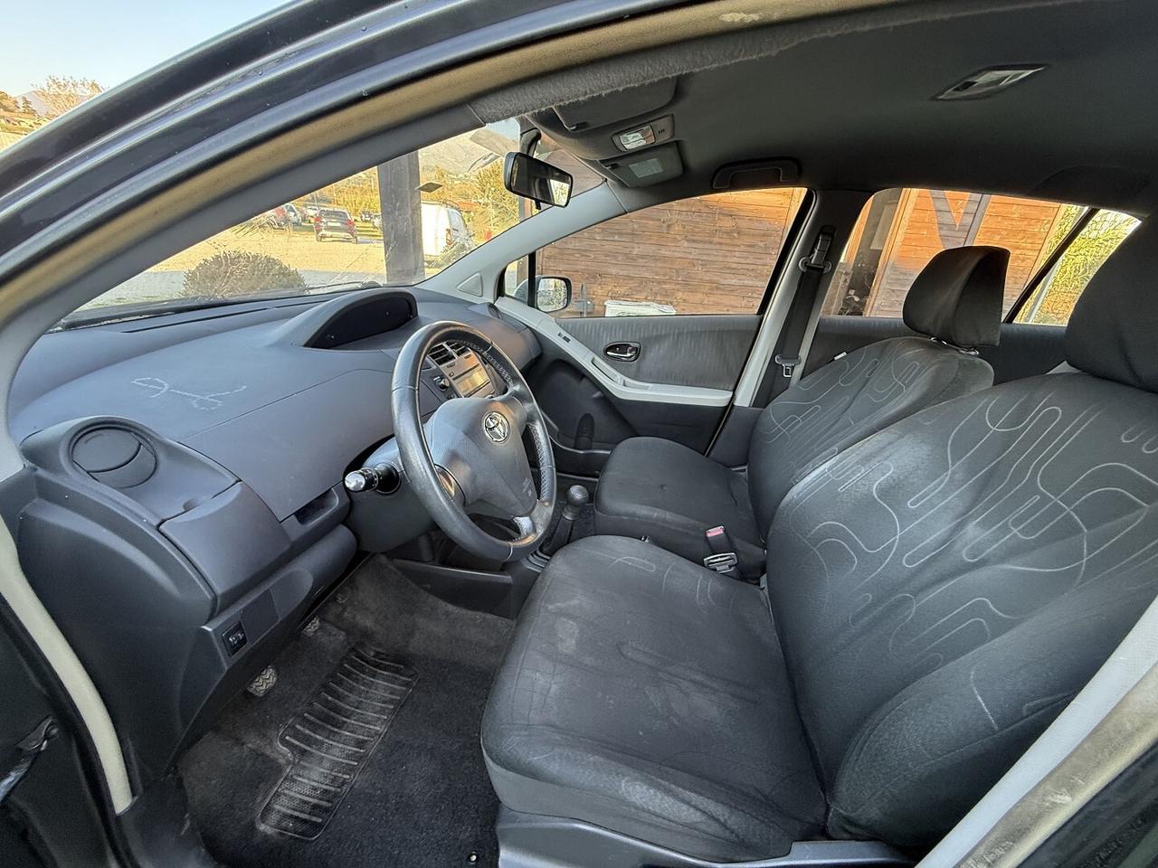 TOYOTA YARIS 2" SERIE