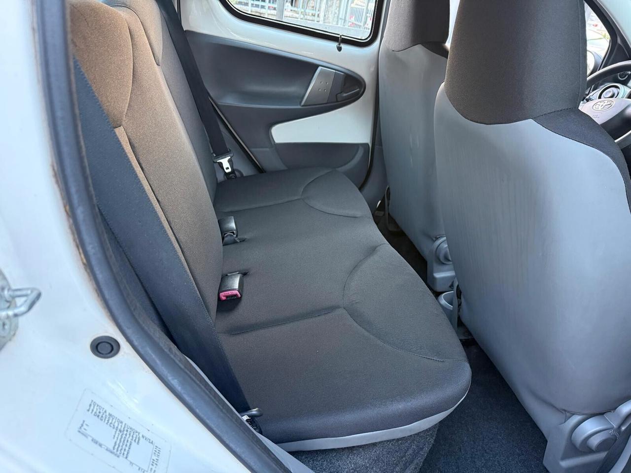 Toyota AYGO 1.0 5 porte Deep Ocean Connect PERFETTA