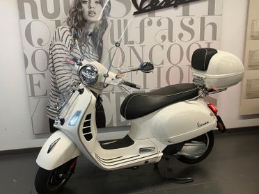 Piaggio Vespa 300 GTS hpe SUPER ABS E4