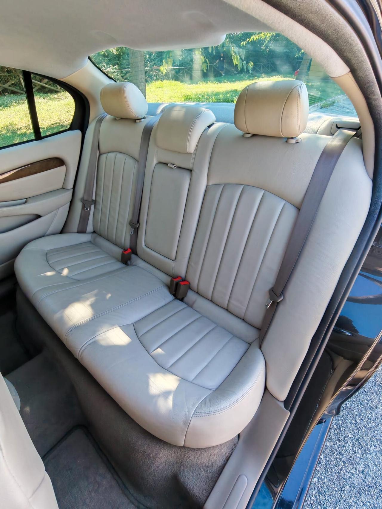 Jaguar X-Type 2.5 V6 24V cat Executive