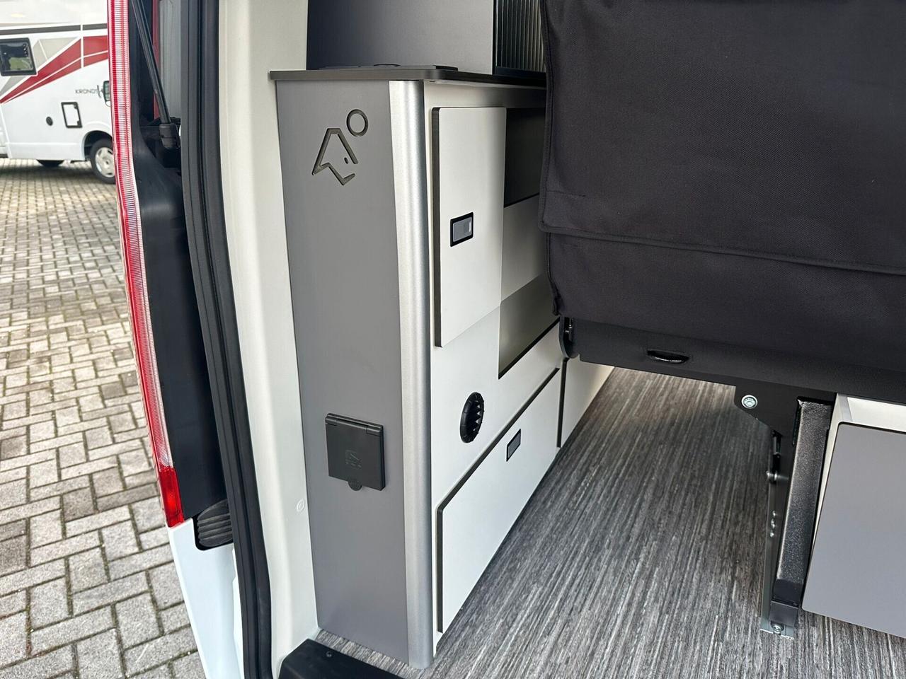 Ford P10 PLUS