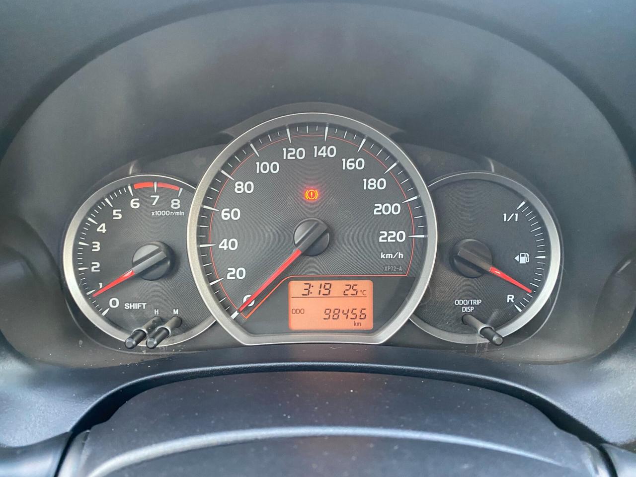TOYOTA YARIS 1.0 LOUNGE 99.000 KM ADATTA NEOPATENTATI GARANTITA