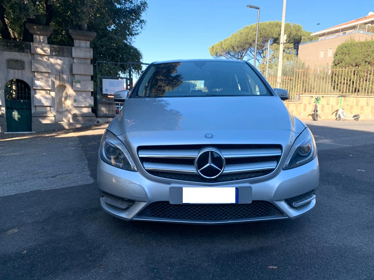 Mercedes-benz B 200 CDI Premium 2014 KM121000
