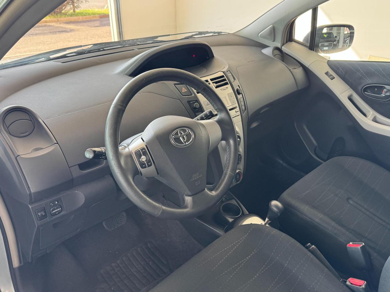 Toyota Yaris 5p 1.3 87cv Automatica Neopatentati